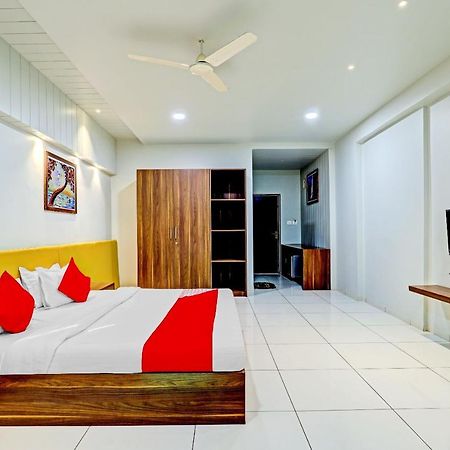 Oyo 70752 Viram House Hotel Gorwa Ngoại thất bức ảnh