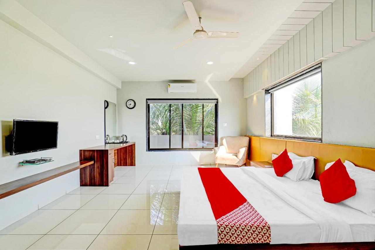 Oyo 70752 Viram House Hotel Gorwa Ngoại thất bức ảnh