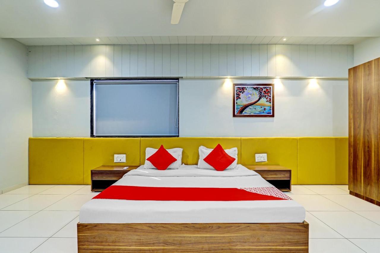 Oyo 70752 Viram House Hotel Gorwa Ngoại thất bức ảnh