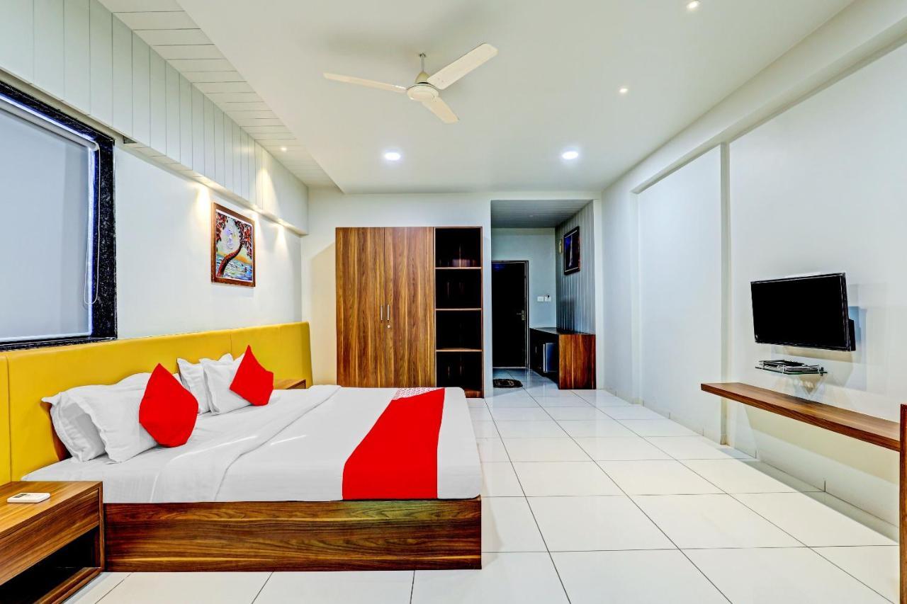 Oyo 70752 Viram House Hotel Gorwa Ngoại thất bức ảnh