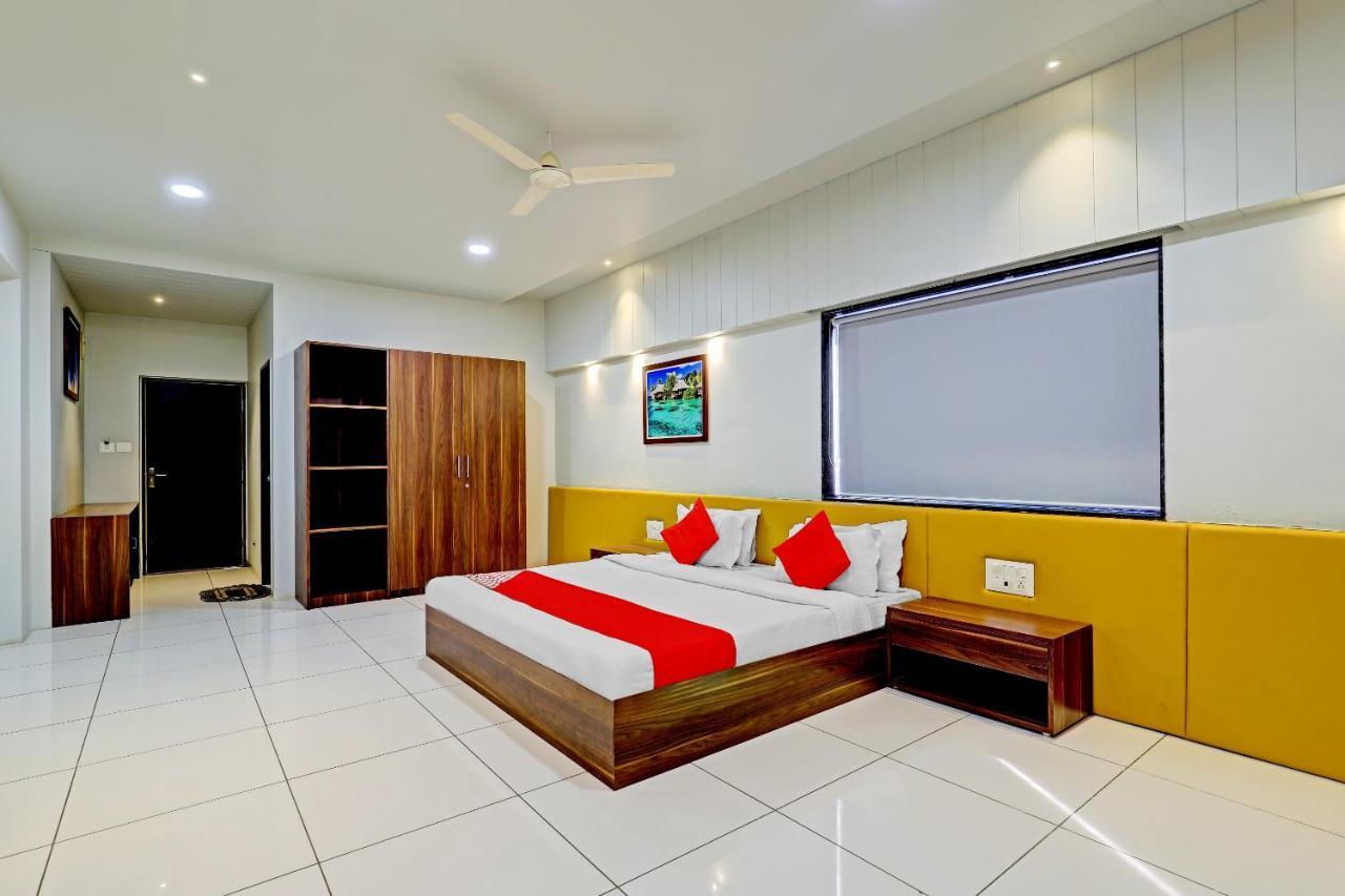 Oyo 70752 Viram House Hotel Gorwa Ngoại thất bức ảnh