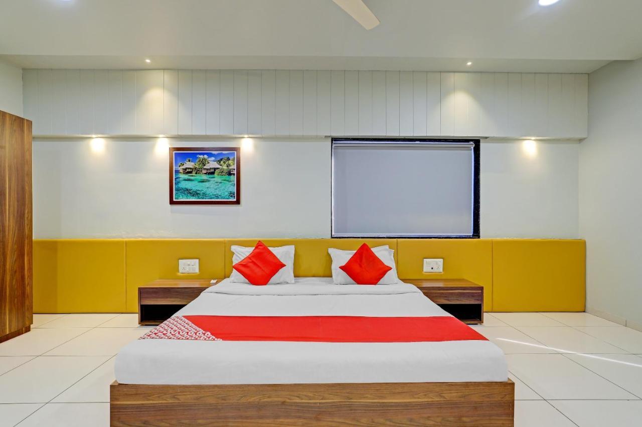 Oyo 70752 Viram House Hotel Gorwa Ngoại thất bức ảnh