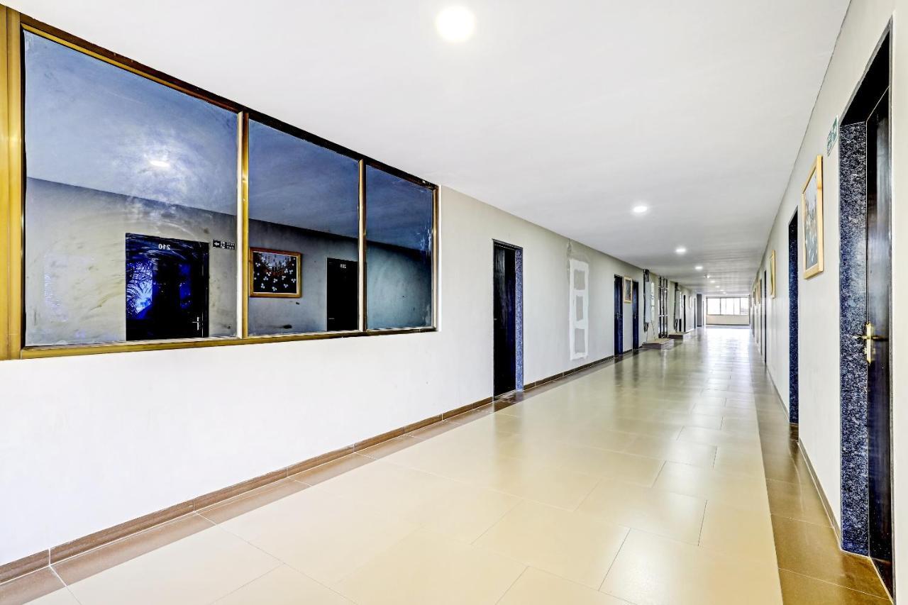 Oyo 70752 Viram House Hotel Gorwa Ngoại thất bức ảnh
