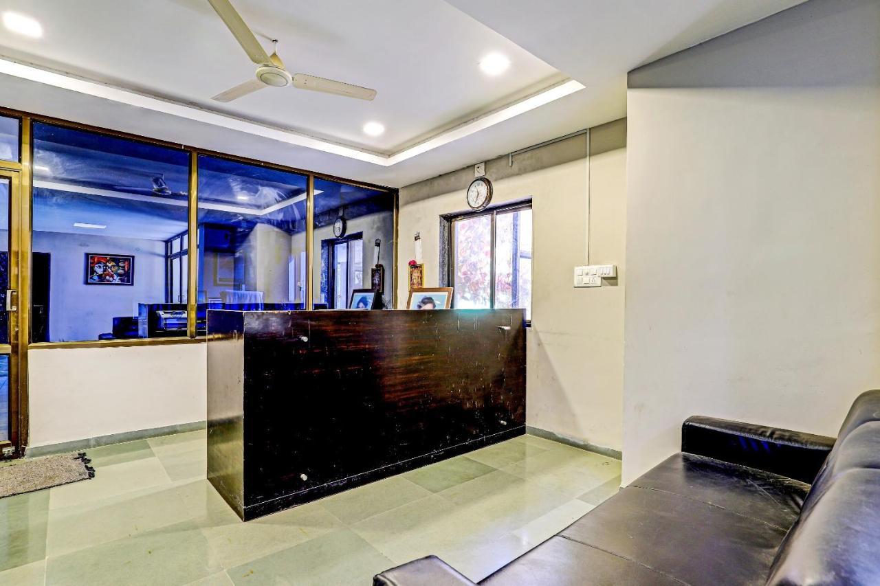 Oyo 70752 Viram House Hotel Gorwa Ngoại thất bức ảnh