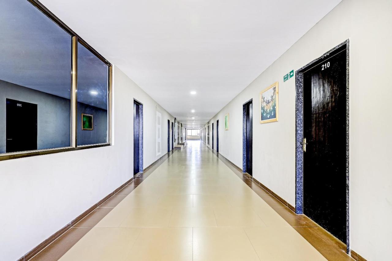 Oyo 70752 Viram House Hotel Gorwa Ngoại thất bức ảnh