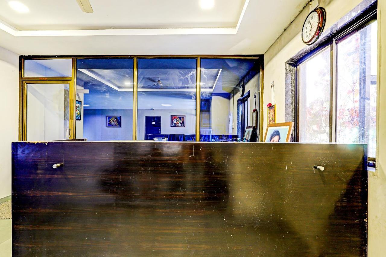 Oyo 70752 Viram House Hotel Gorwa Ngoại thất bức ảnh