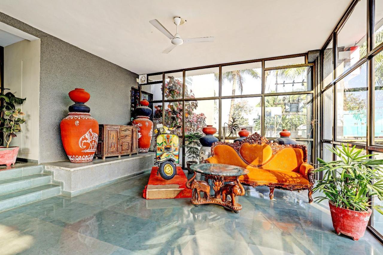 Oyo 70752 Viram House Hotel Gorwa Ngoại thất bức ảnh